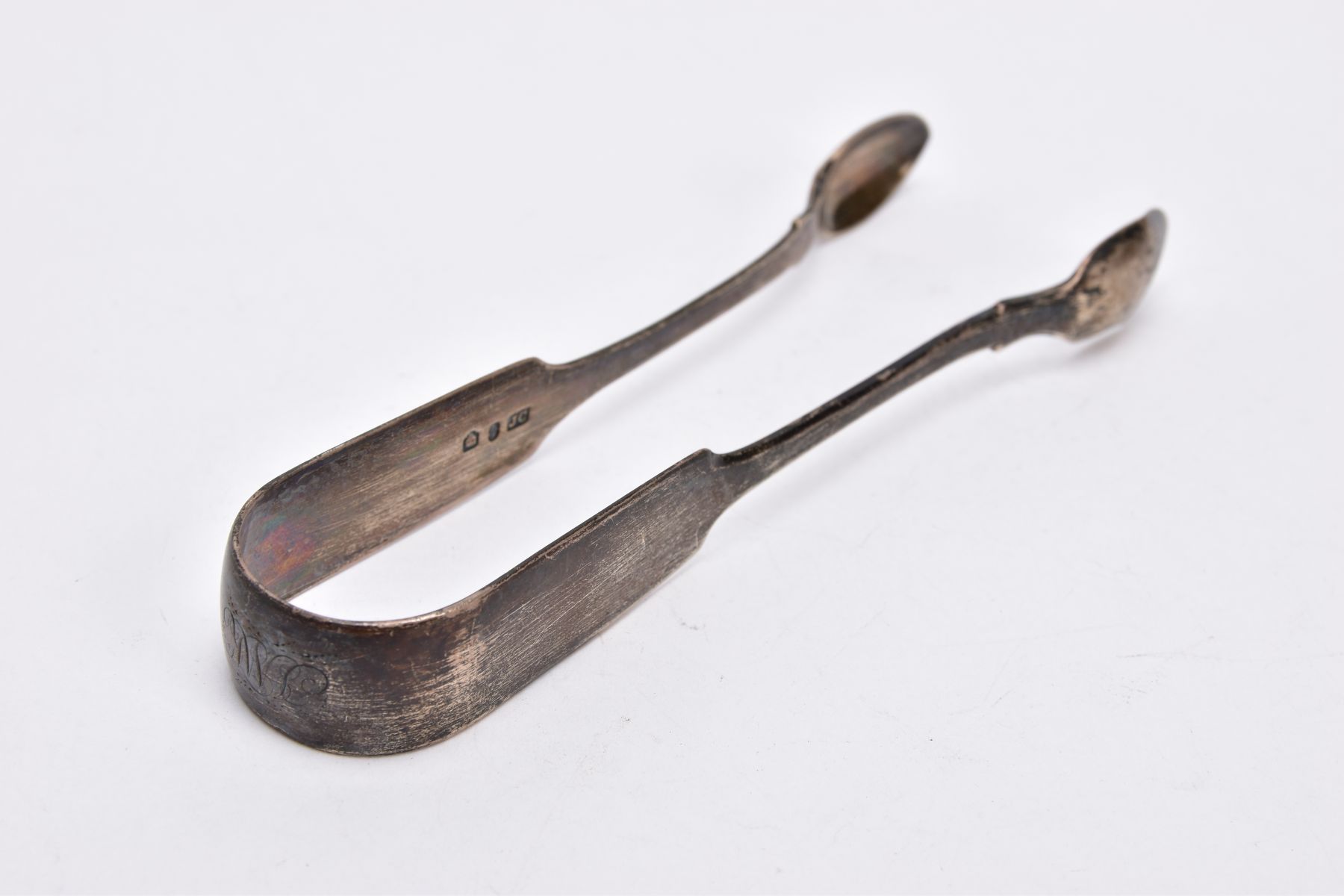 A PAIR OF GEORGE IV SILVER SUGAR TONGS, plain polished fiddle pattern design, engraved initials to - Image 2 of 4