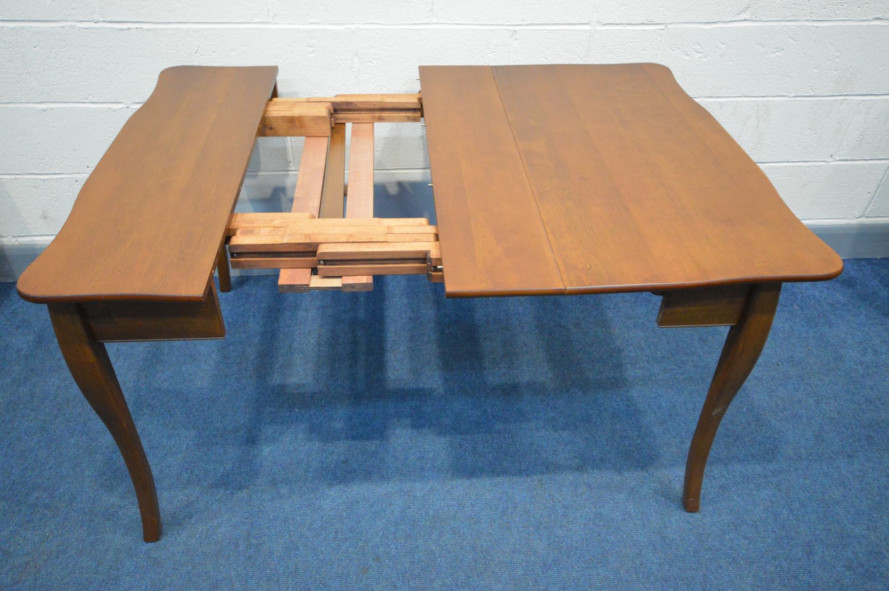 A STAKMORE HARDWOOD CONSOLE/EXTENDING DINING TABLE, with two additional leaves, extended dining - Image 3 of 3