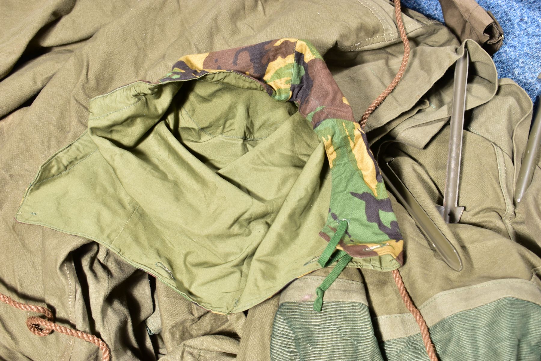 A BOX CONTAINING A MILITARY BIVOUAC TENT with metal pegs, a Military Aviators suit, camo item ( - Image 4 of 4