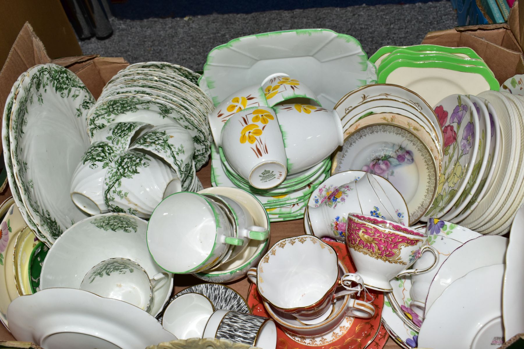 THREE BOXES OF CERAMICS AND GLASSWARES, to include Wedgwood Patrician 'Tapestry' TMD 440 dinner - Image 4 of 6