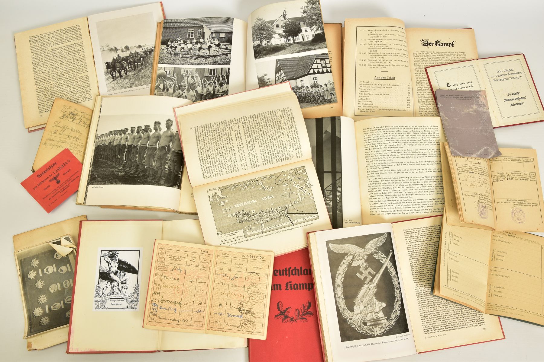 A BOX CONTAINING A NUMBER OF GERMAN 3RD REICH WWII BOOKS to include 6 copies of 'Deutchland im - Image 5 of 5