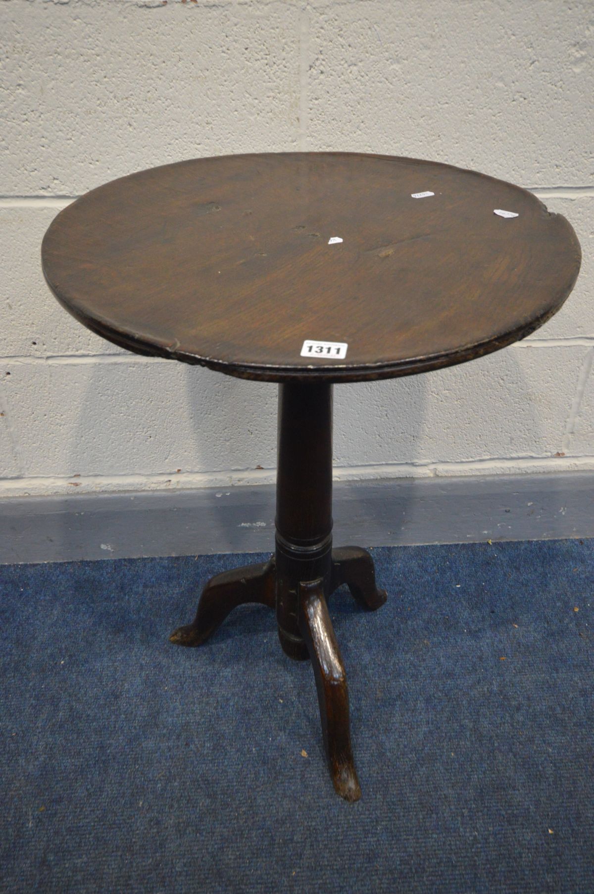 AN 18TH CENTURY AND LATER OAK CIRCULAR TOP TRIPOD TABLE (condition - faults, repairs and