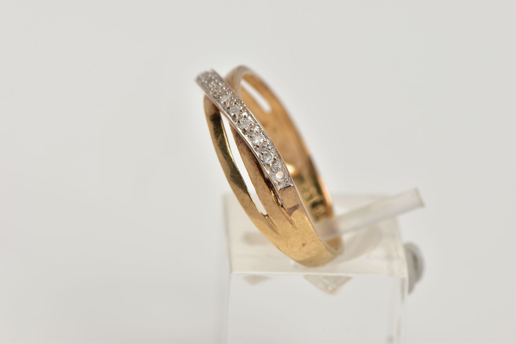 A 9CT GOLD DIAMOND CROSSOVER RING, designed with a row of single cut diamonds, hallmarked 9ct gold - Image 2 of 4