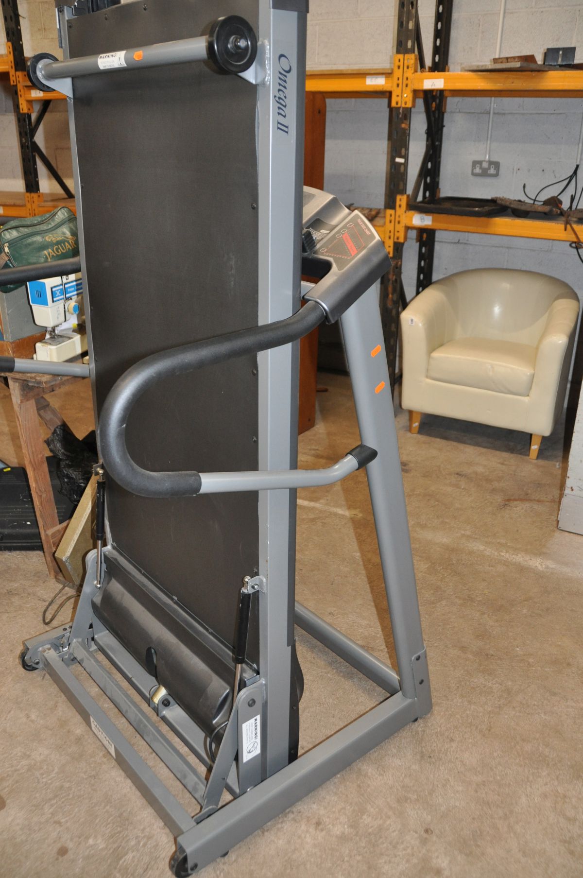 A HORIZON FITNESS OMEGA 2 CS TREADMILL with short power cable and Deadmans switch ( PAT pass and - Image 4 of 4