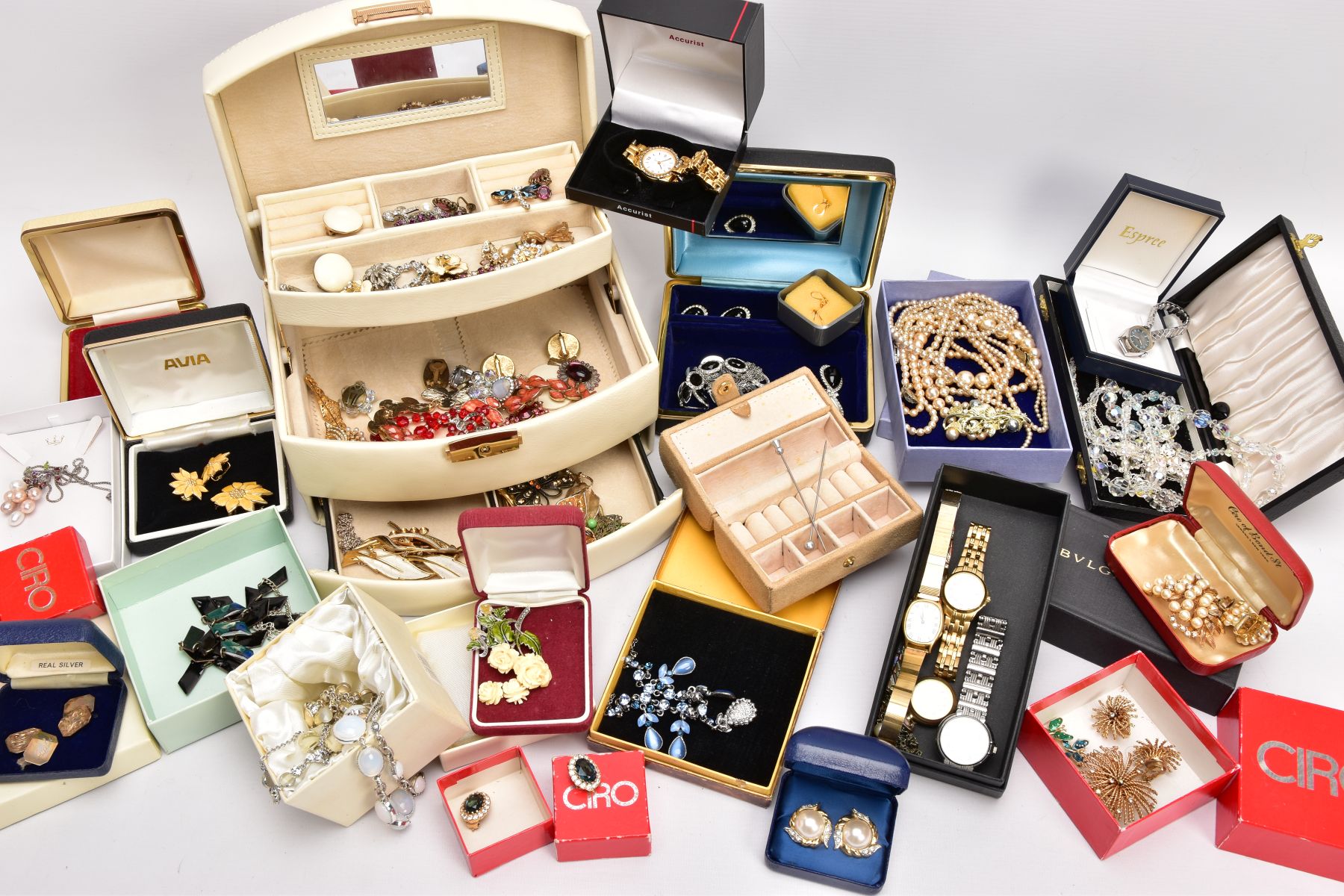 A BOX OF COSTUME JEWELLERY, to include a large quantity of costume jewellery, a silver multi