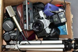 A BOX OF PHOTOGRAPHIC EQUIPMENT etc, comprising a Praktica MTL3 camera body, Pentacon 50mm f1.8