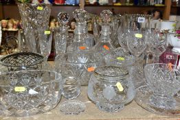 APPROXIMATELY 26 PIECES OF CUT GLASS AND CRYSTAL to include a Thomas Webb rose bowl, diameter of rim