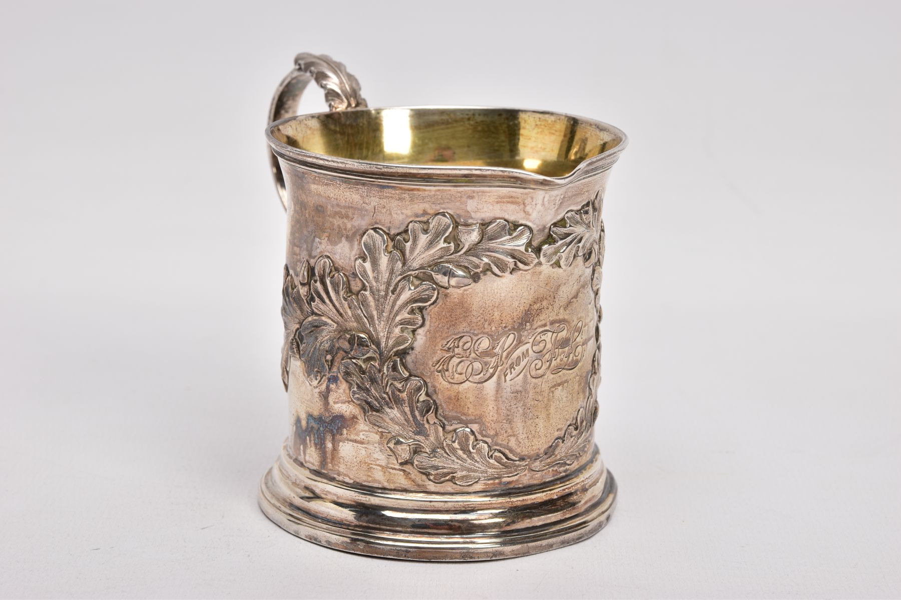 AN EARLY VICTORIAN SILVER CREAM JUG, with embossed acorn leaves scattered with acorns gathered in - Image 2 of 6