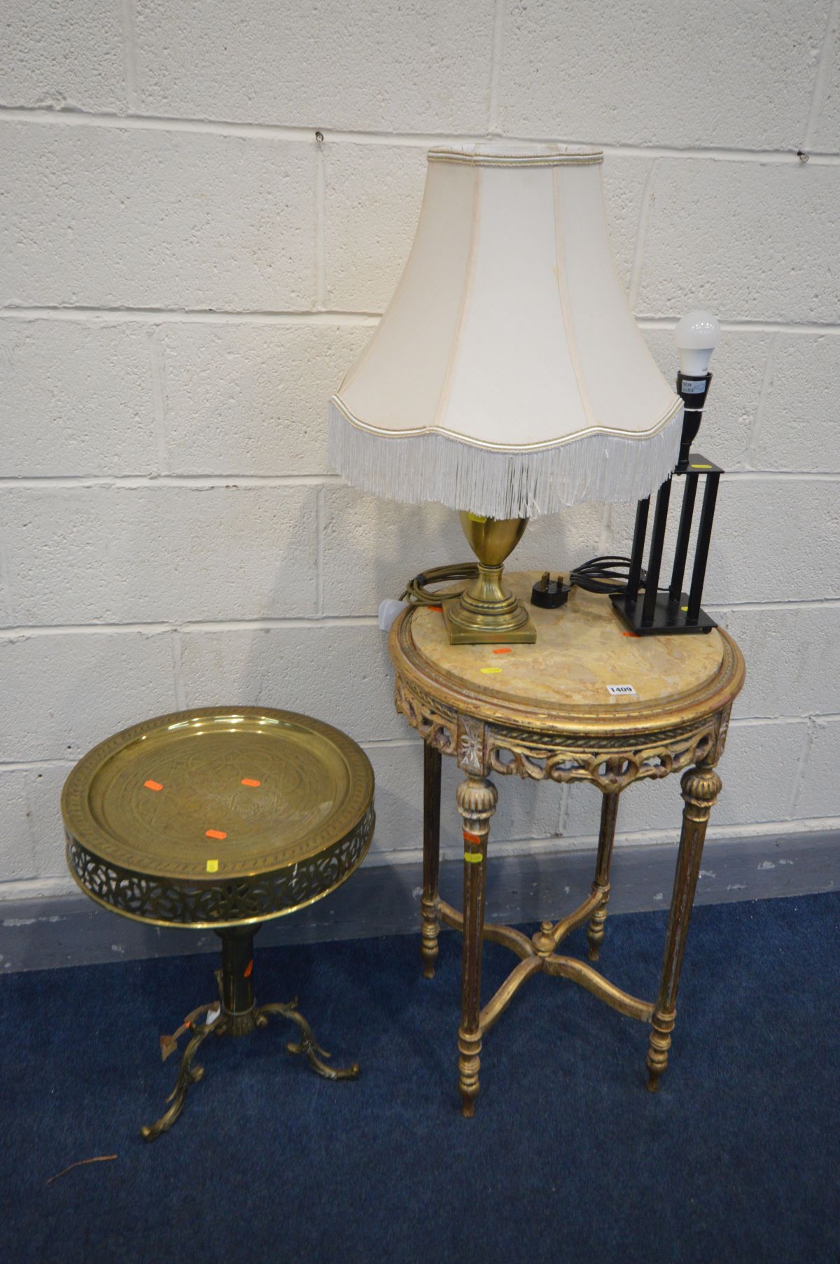 A LOUIS XVI STYLE GILT WOOD LAMP TABLE, with a circular marble insert, diameter 48cm x height