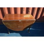 A GEORGIAN MAHOGANY GATE LEG TABLE, rounded leaves on padded legs, open length 148cm x closed length