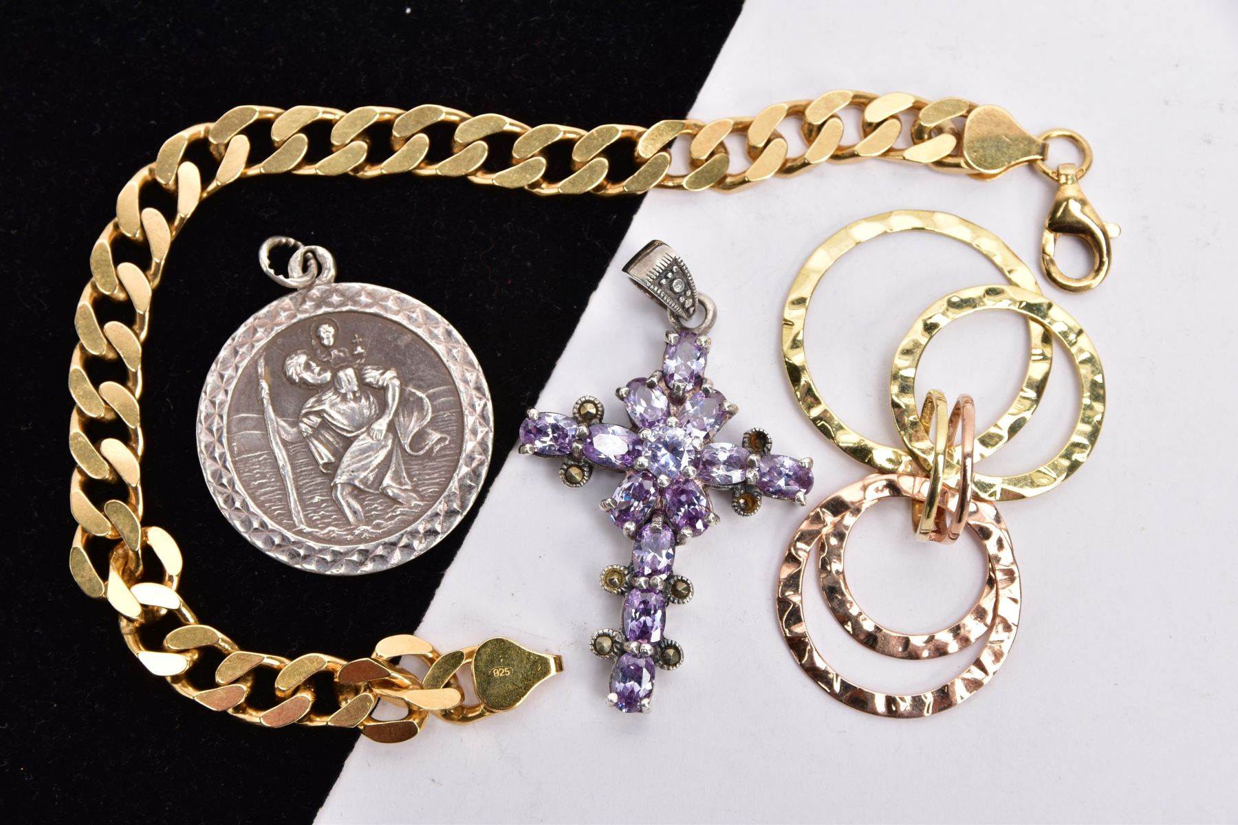 A BAG OF ASSORTED JEWELLERY, to include a silver gilt curb link bracelet, fitted with a lobster claw