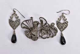 A PAIR OF WHITE METAL MARCASITE AND ONYX EARRINGS, AND A WHITE METAL MARCASITE CLIP BROOCH, the pair