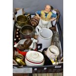 A BOX OF BREWERY AND DRINKING RELATED ITEMS to include a Kelsboro Ware 'Mine Host' figurine,