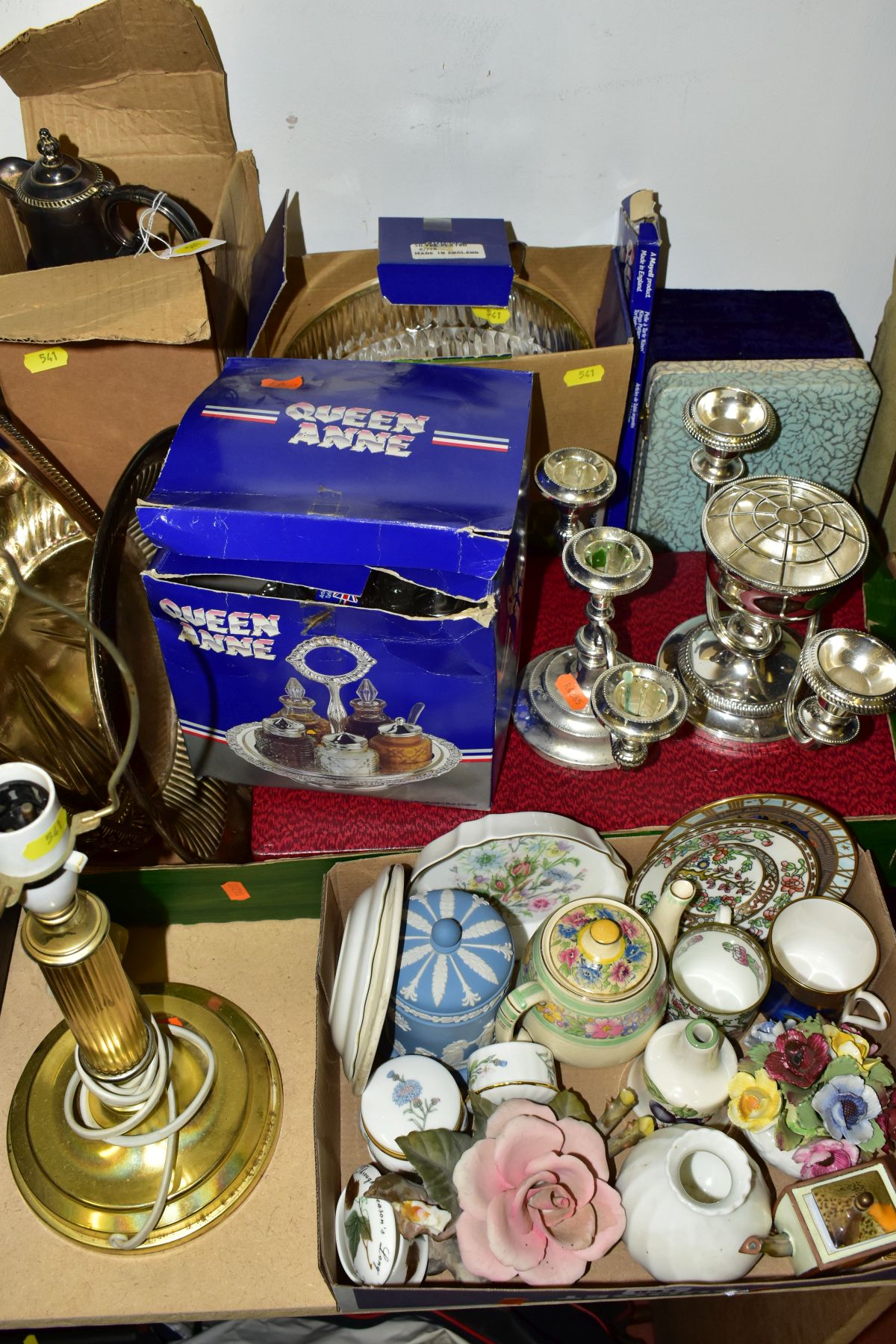 FOUR BOXES AND LOOSE CERAMICS, FISHING EQUIPMENT, GLASS, METALWARES, ETC, to include two lamps, - Image 8 of 12