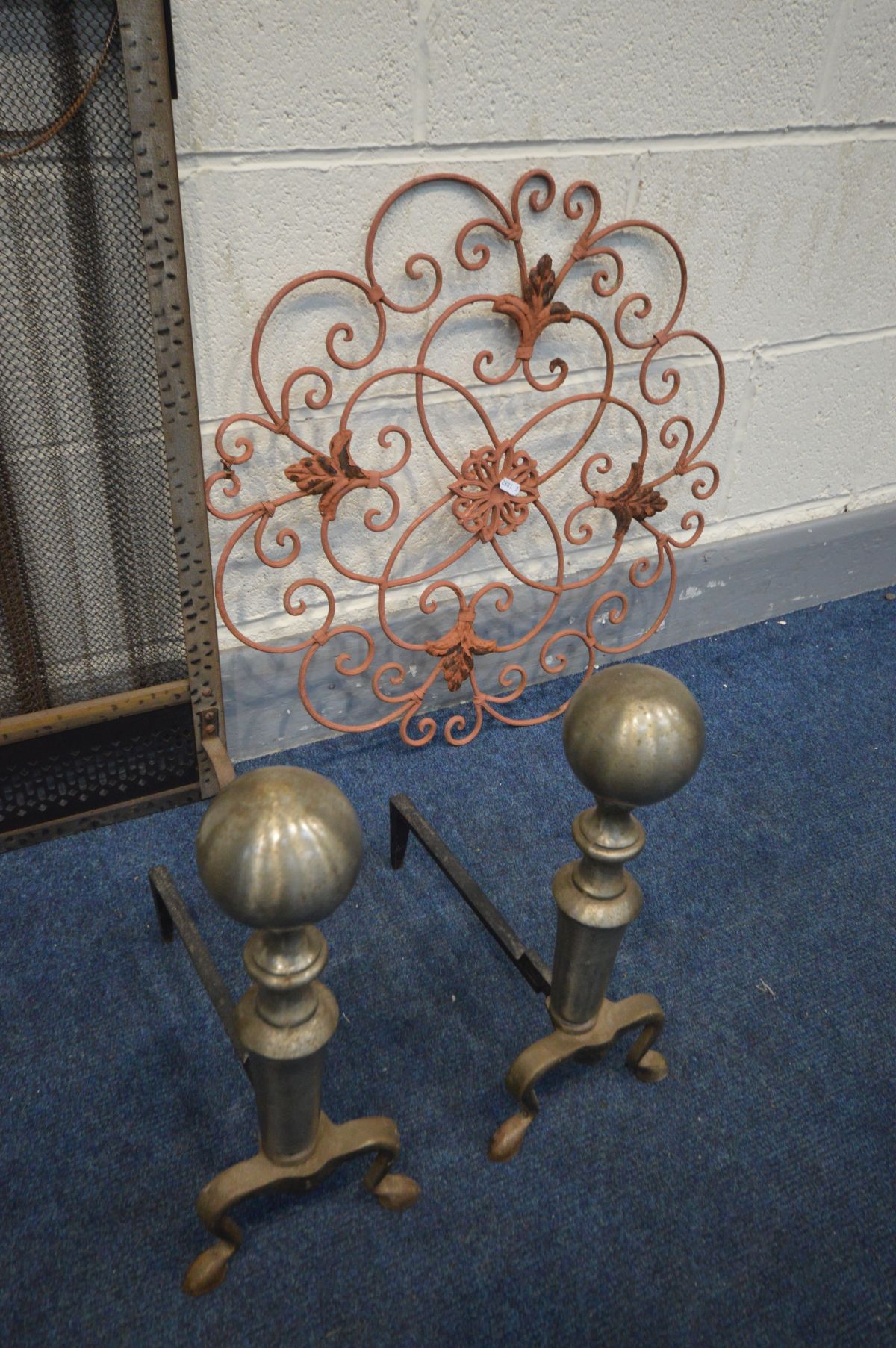 A SELECTION OF METALWARE, to include a fire screen with a mesh curtain, cast iron foliate plaque - Image 5 of 5