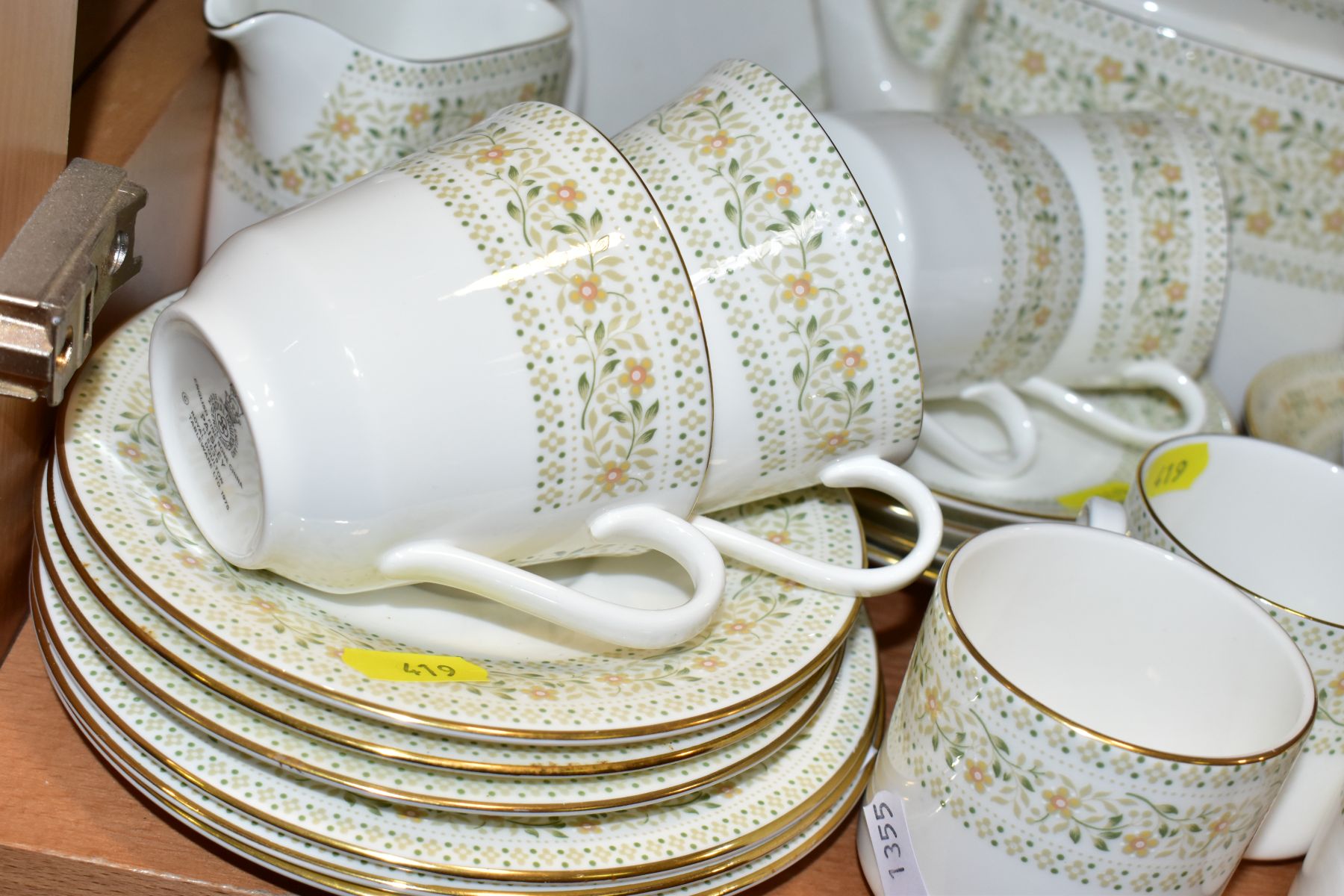 ROYAL DOULTON PAISLEY TEA/COFFEE WARES, comprising teapot, covered sugar bowl, milk/cream jug, two - Image 4 of 8