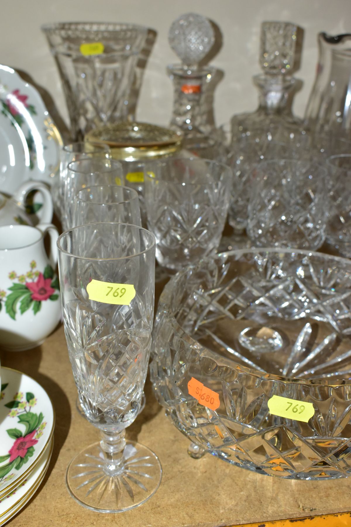 APPROXIMATELY SEVENTY FIVE PIECES OF CUT GLASS AND CRYSTAL, to include three decanters (one - Image 3 of 5