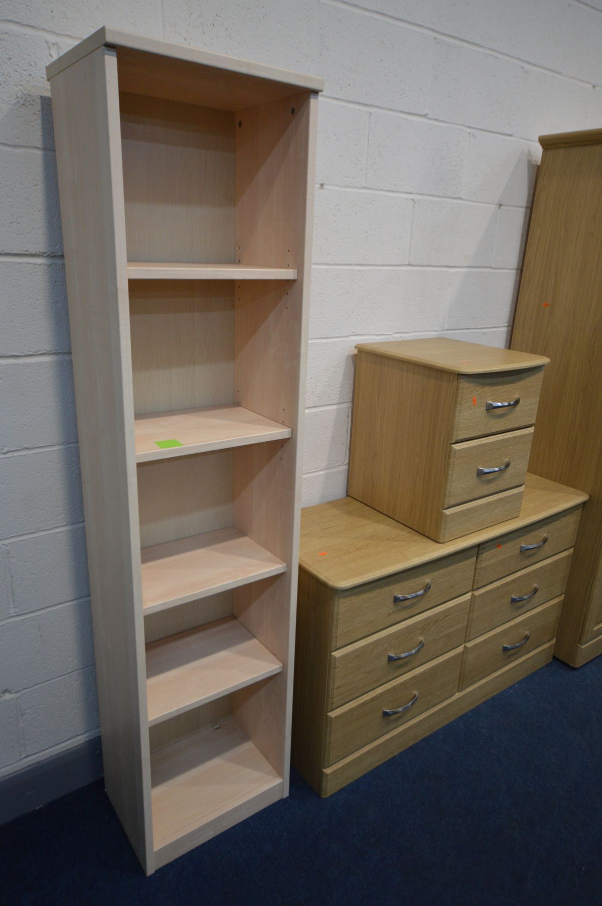 A MODERN THREE PIECE KINGSTOWN FURNITURE BEDROOM SUITE, comprising a two door wardrobe, width 88cm x - Image 4 of 4