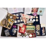 A LARGE BOX CONTAINING WORLD COINAGE to include a seventeen coin set of Cook Islands photo