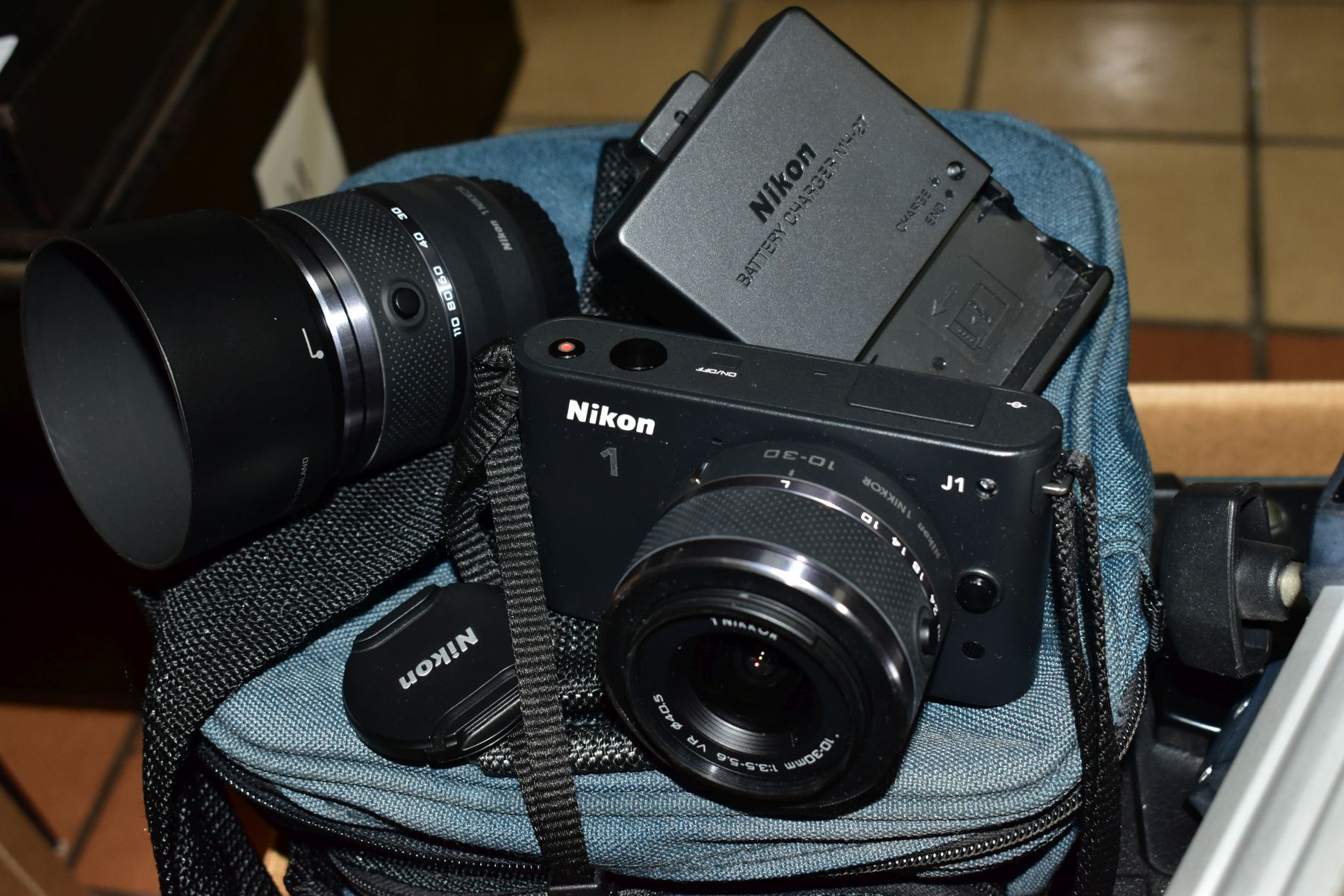 PHOTOGRAPHIC EQUIPMENT etc comprising a Nikon 1J1 mirrorless camera kit consisting of camera body - Image 3 of 6