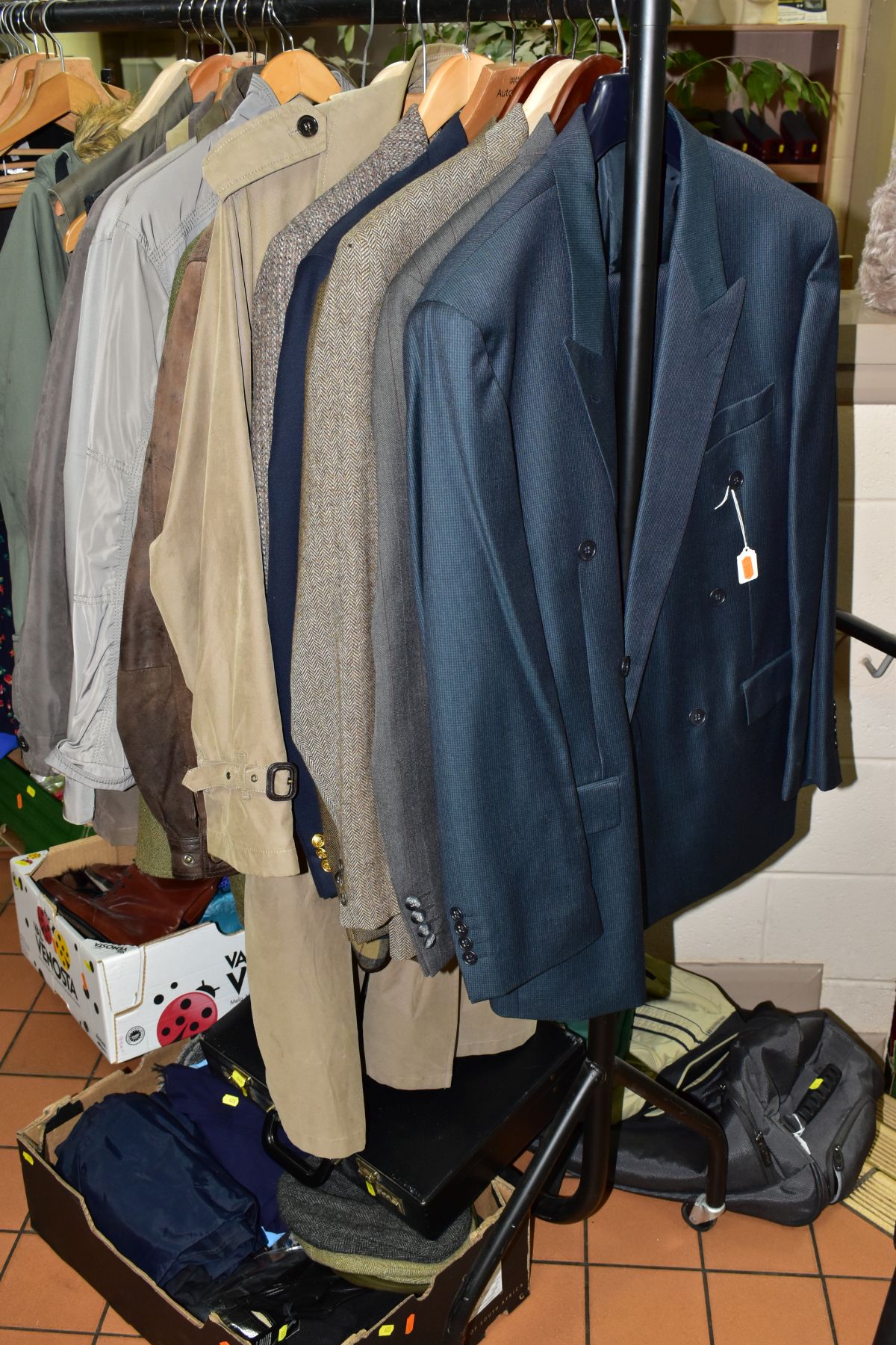 A QUANTITY OF GENTLEMAN'S JACKETS, COATS AND WAISTCOATS, FLAT CAPS, GLOVES etc, to include an Yves