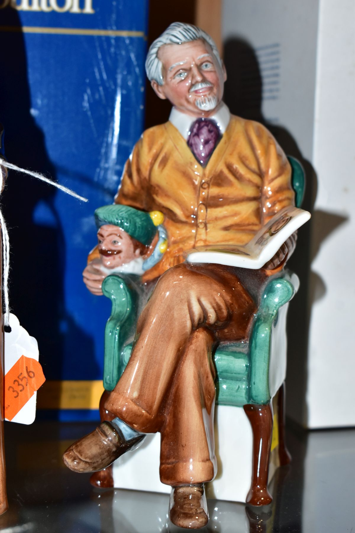 TWO ROYAL DOULTON FIGURES FOR INTERNATIONAL COLLECTORS CLUB, comprising boxed 'The Auctioneer' - Image 2 of 8