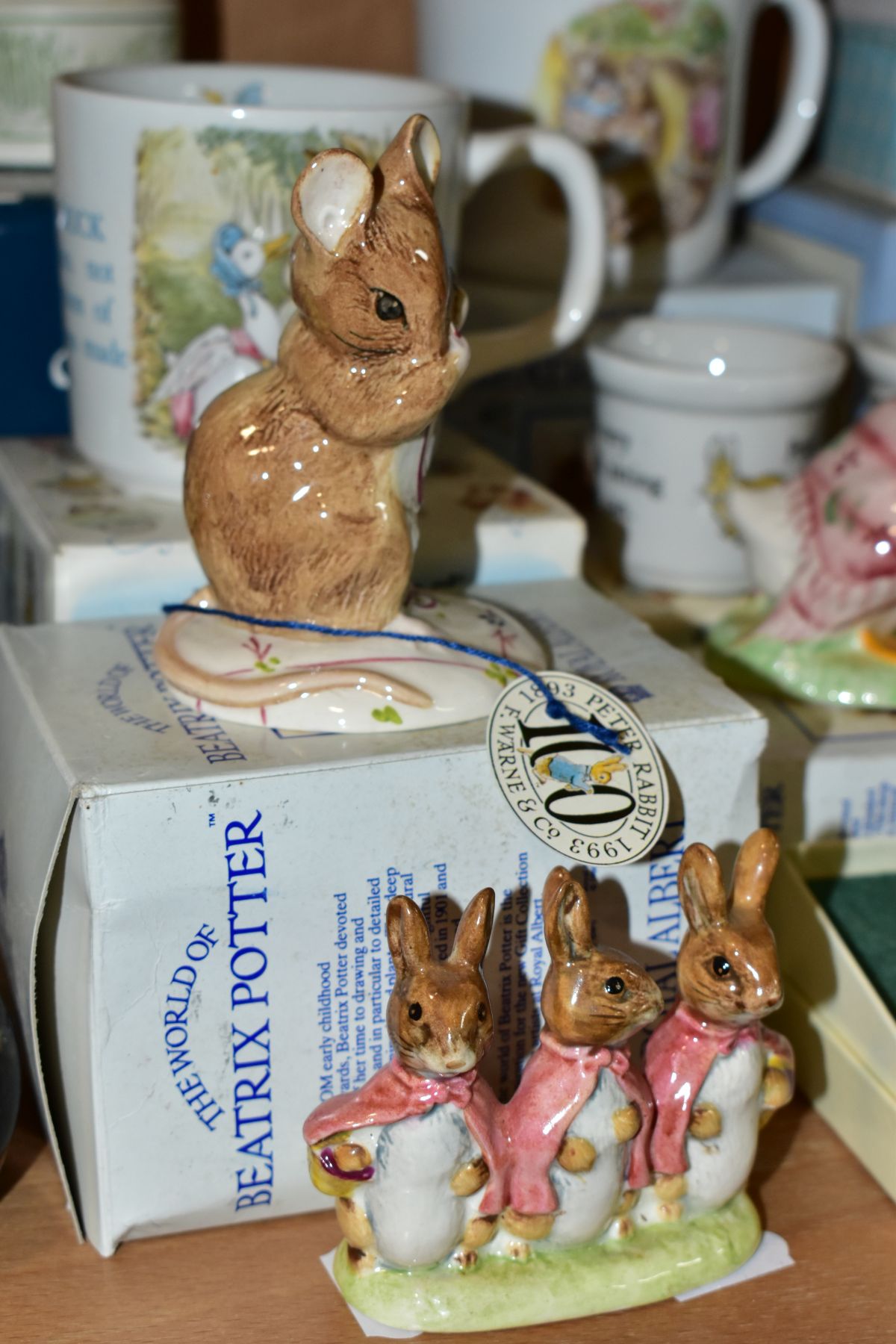 A COLLECTION OF BEATRIX POTTER RELATED CERAMICS, PRINTS AND COSTUME JEWELLERY, ETC, including a - Image 4 of 9