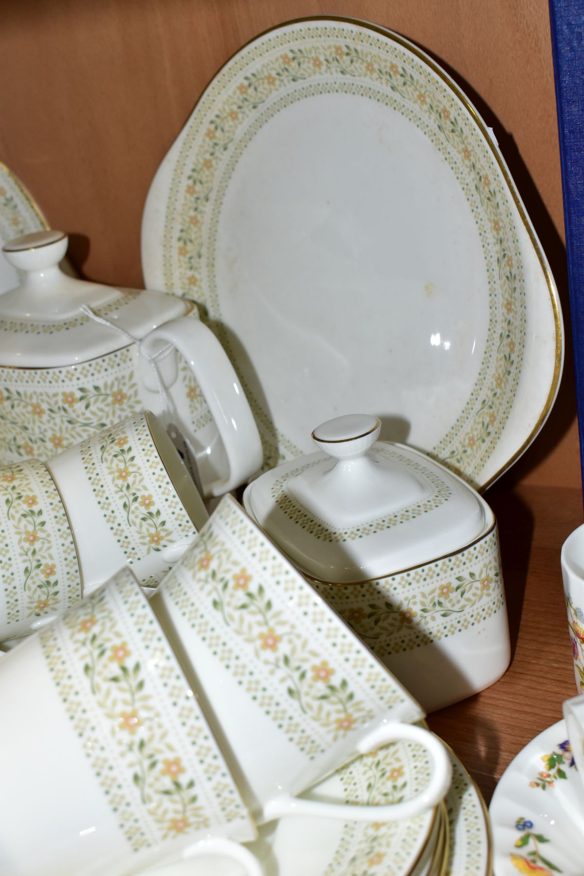 ROYAL DOULTON PAISLEY TEA/COFFEE WARES, comprising teapot, covered sugar bowl, milk/cream jug, two - Image 7 of 8
