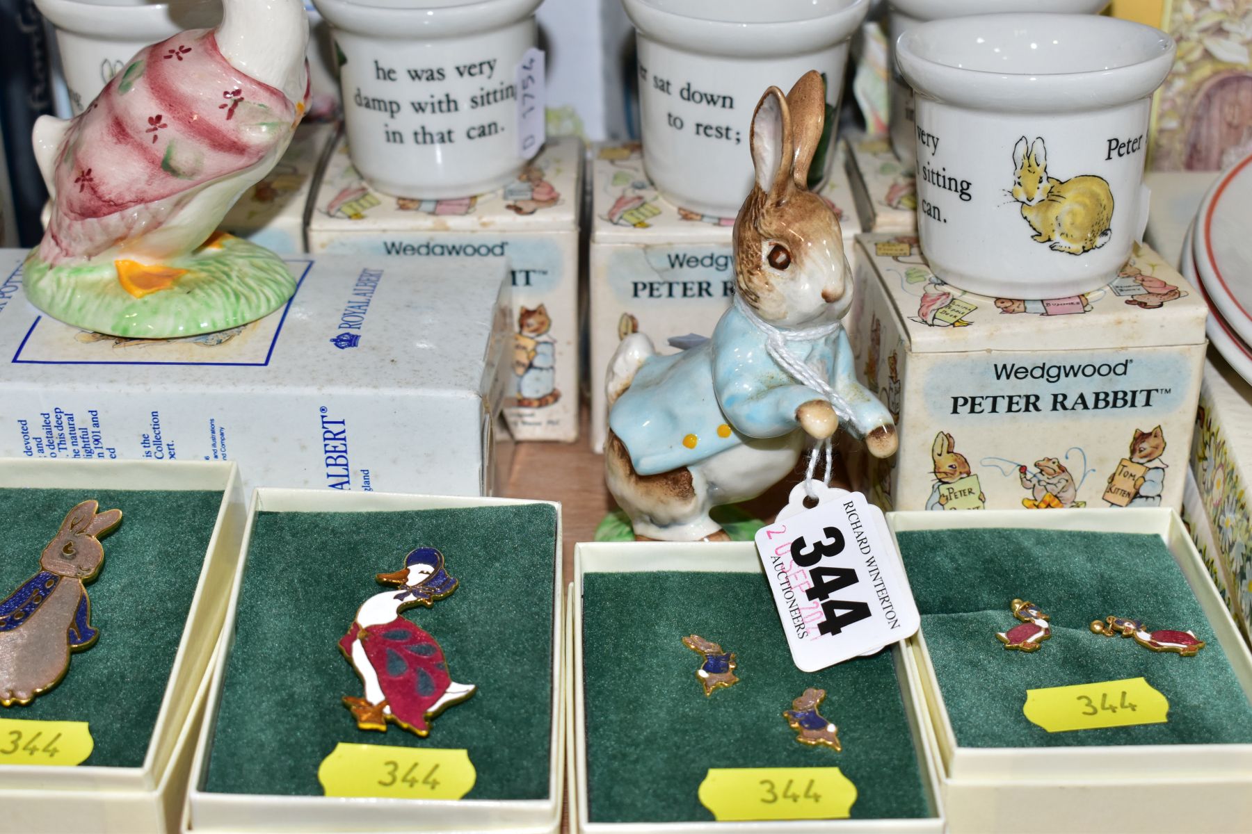 A COLLECTION OF BEATRIX POTTER RELATED CERAMICS, PRINTS AND COSTUME JEWELLERY, ETC, including a - Image 3 of 9