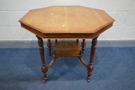 AN EDWARDIAN WALNUT OCTAGONAL CENTRE TABLE, diameter 88cm x height 71cm