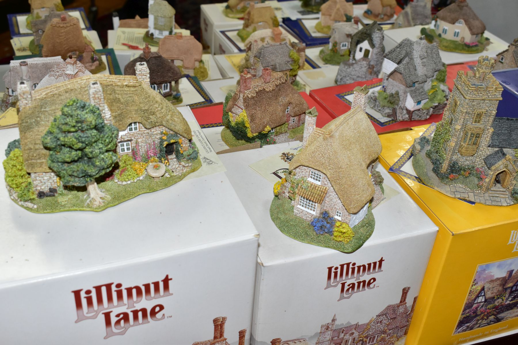 TWENTY SEVEN LILLIPUT LANE SCULPTURES FROM THE SOUTH WEST COLLECTION, mostly boxed and with deeds - Image 10 of 13