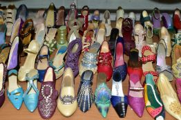 A COLLECTION OF APPROXIMATELY NINETY 'JUST THE RIGHT SHOE' RESIN SHOES, no boxes, various designs