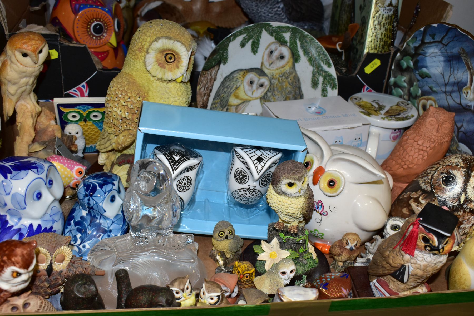TWO BOXES OF OWL ORNAMENTS etc to include Spode and Goebel collectors plates, salt and pepper - Image 4 of 6