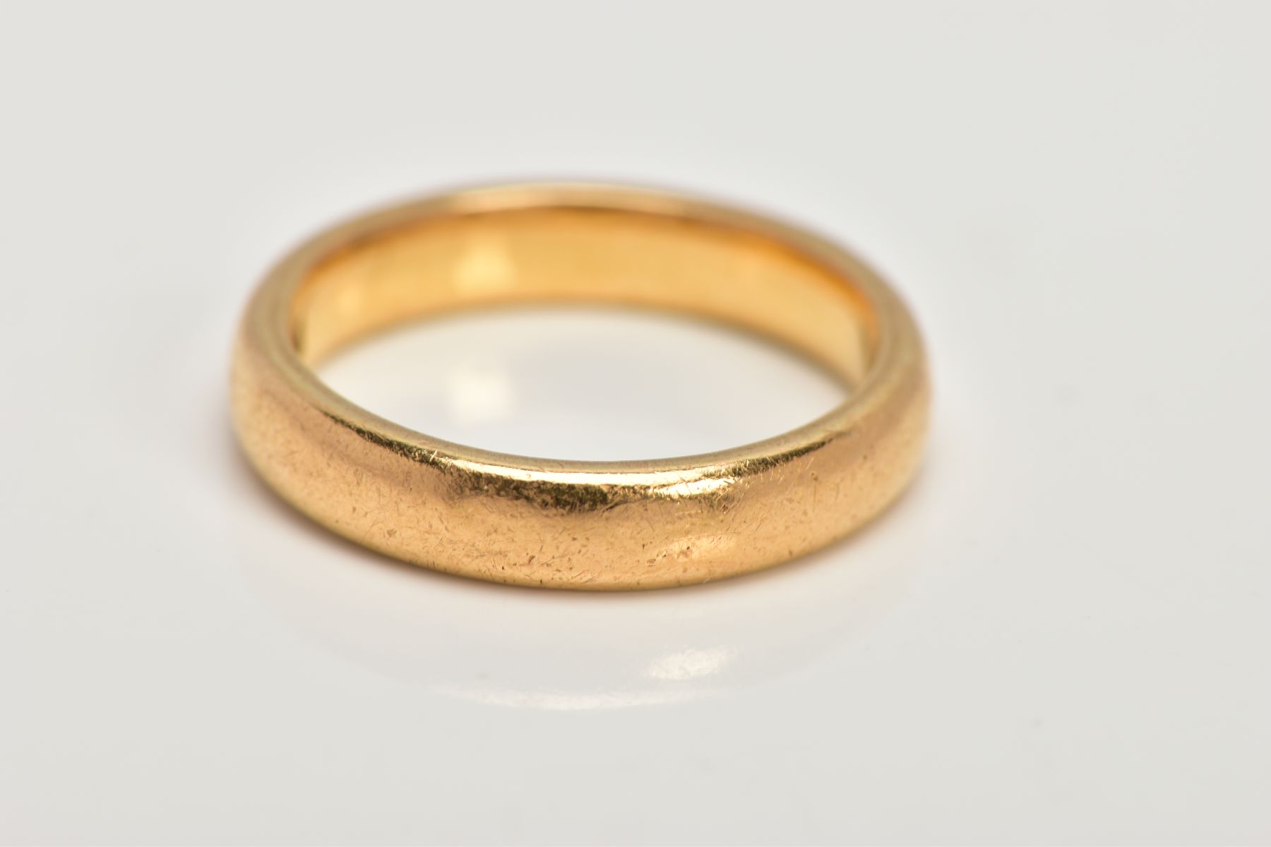 A 22CT GOLD BAND RING, a D-shape band ring, 22ct hallmark for Birmingham 1925, ring size K, width - Image 2 of 2