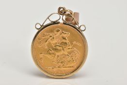 A SOVEREIGN PENDANT, the Victoria sovereign dated 1900 within a scrolling 9ct mount and tapered