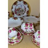 A SMALL COLLECTION OF ROYAL ALBERT OLD COUNTRY ROSES AND OLD ENGLISH ROSE PATTERN ITEMS,