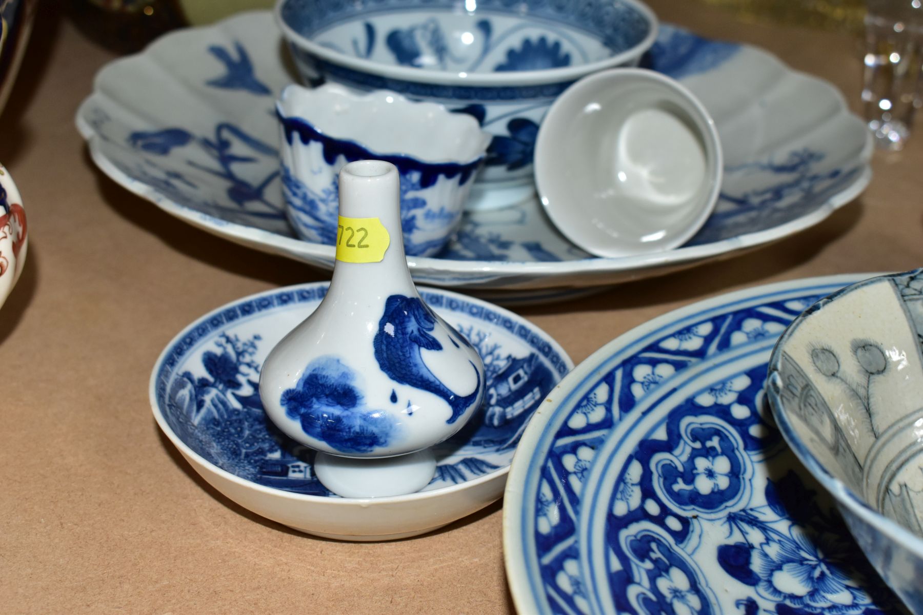 A GROUP OF TWELVE PIECES OF LATE 18TH AND 20TH CENTURY ORIENTAL CERAMICS, mostly blue and white, - Image 2 of 15