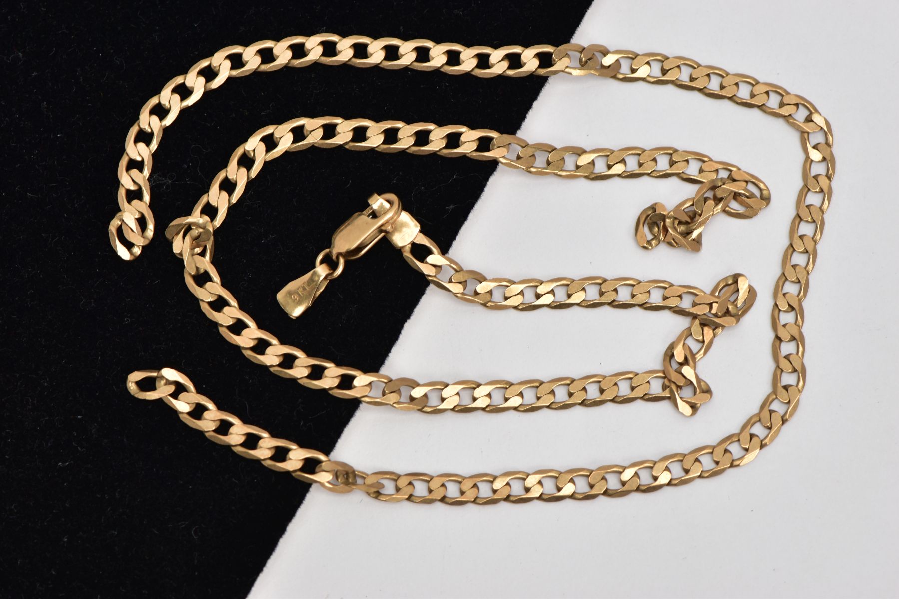 A BROKEN 9CT GOLD CURB LINK CHAIN, hallmarked 9ct gold Sheffield, approximate gross weight 6.6