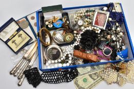 A TRAY OF ASSORTED COSTUME JEWELLERY AND ITEMS, to include three yellow metal sleeper earrings,