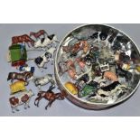 A SMALL QUANTITY OF ASSORTED HOLLOWCAST ANIMALS, FIGURES AND ACCESSORIES, mainly Britains items,