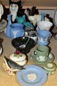 A GROUP OF ASSORTED WEDGWOOD JASPERWARE, BESWICK, ETC, to include a Cats & Co seated black and white