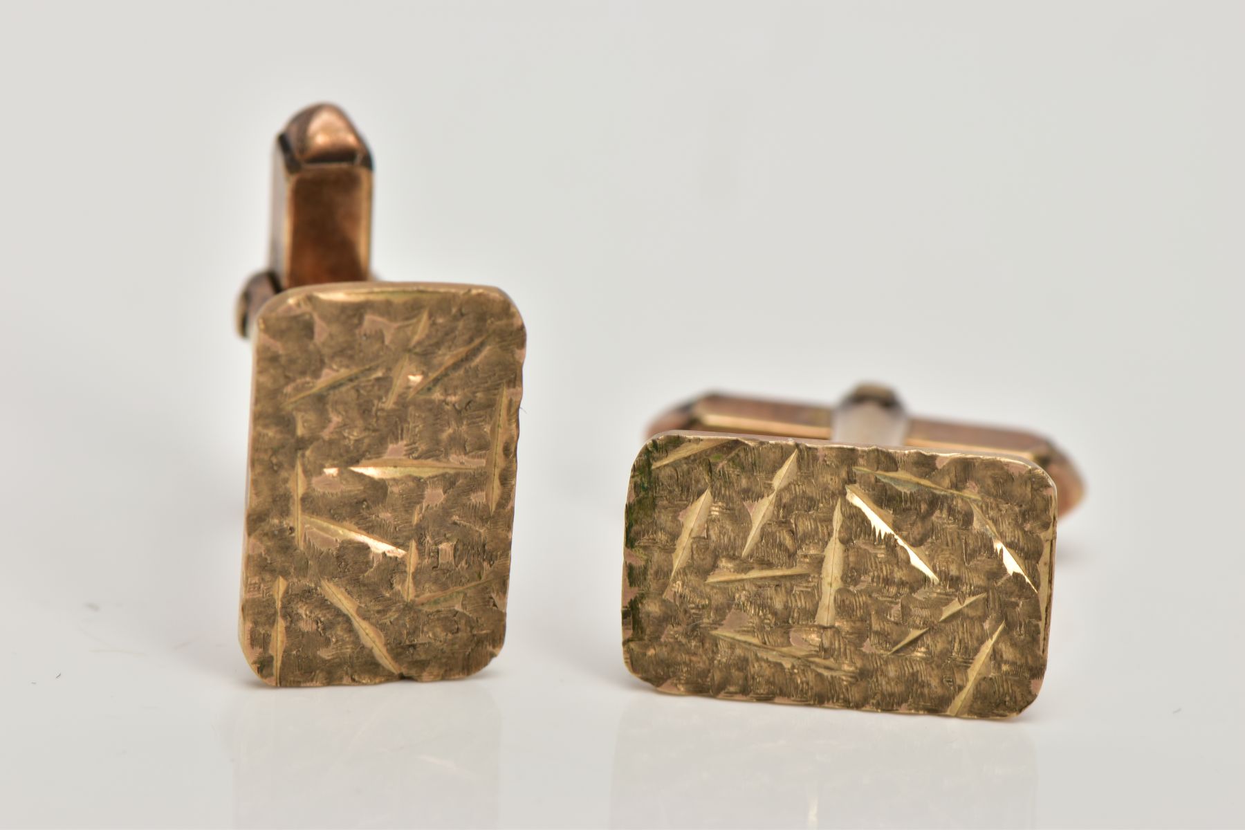 A PAIR OF 9CT GOLD CUFFLINKS, each of a rectangular textured design, hallmarked 9ct gold - Image 2 of 3