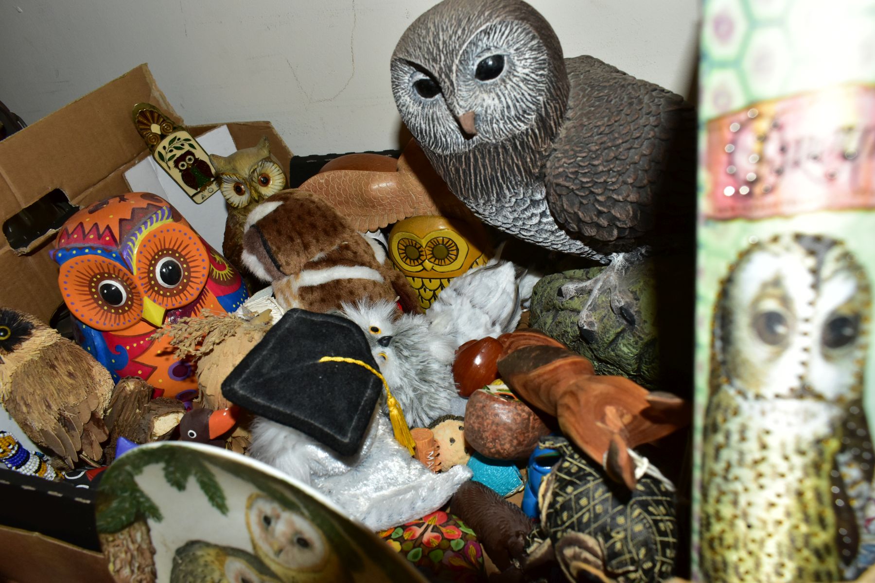 TWO BOXES OF OWL ORNAMENTS etc to include Spode and Goebel collectors plates, salt and pepper - Image 6 of 6