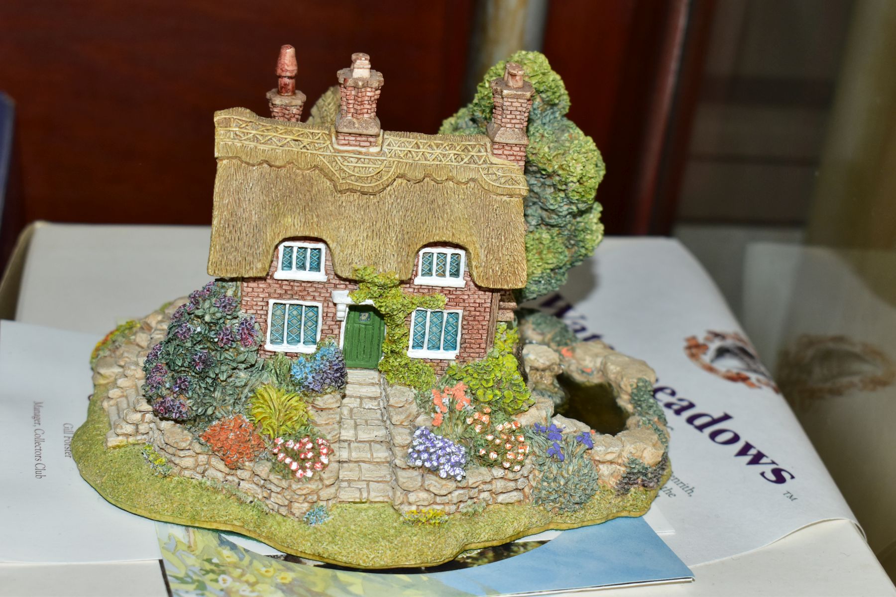 SEVEN BOXED LILLIPUT LANE ANNIVERSARY SCULPTURES, all with deeds and some leaflets, comprising - Image 3 of 8