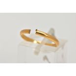 AN AF 22CT GOLD WEDDING BAND, plain polished split band, hallmarked 22ct gold London, approximate