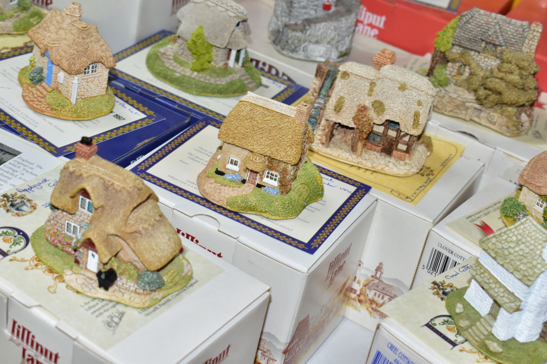 TWENTY SEVEN LILLIPUT LANE SCULPTURES FROM THE SOUTH WEST COLLECTION, mostly boxed and with deeds - Image 9 of 13