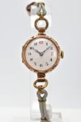 A LADIES 9CT GOLD WRISTWATCH, hand wound movement, round white engine turned design dial, Arabic