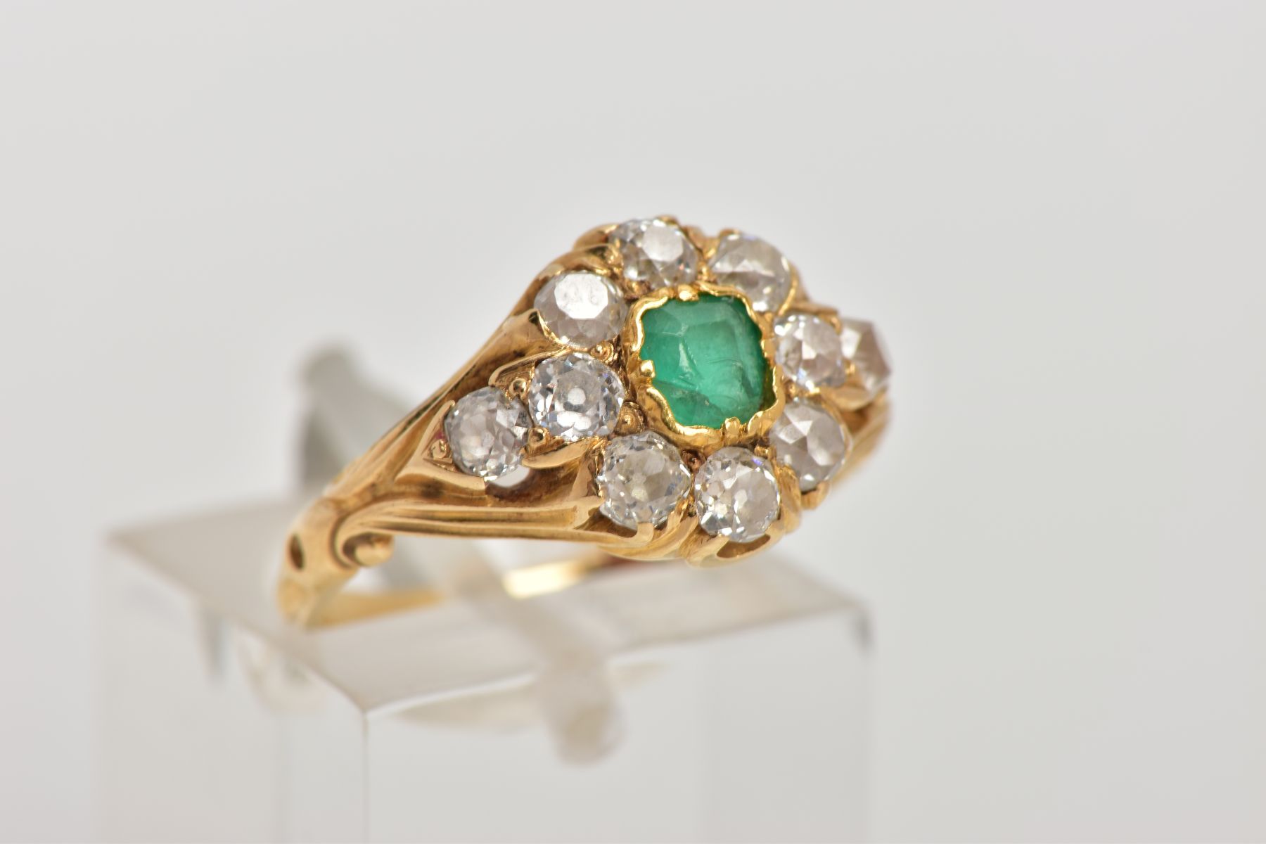 AN EARLY 20TH CENTURY EMERALD AND DIAMOND CLUSTER RING, centring on an AF square cut emerald ( - Image 4 of 4