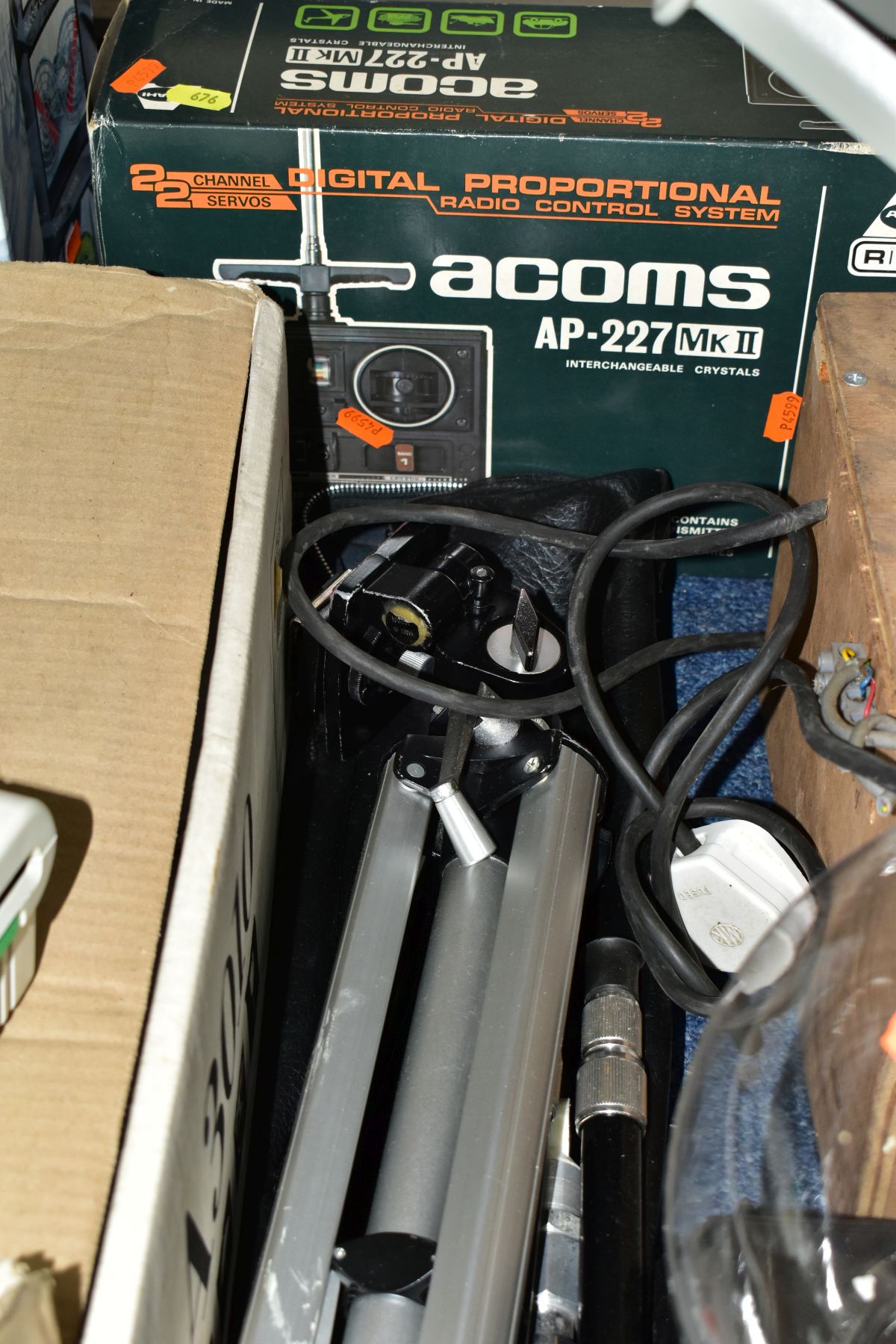 TWO BOXES AND LOOSE ELECTRICAL ITEMS, to include a boxed Acorn A3010 computer, a radio controlled - Image 4 of 11