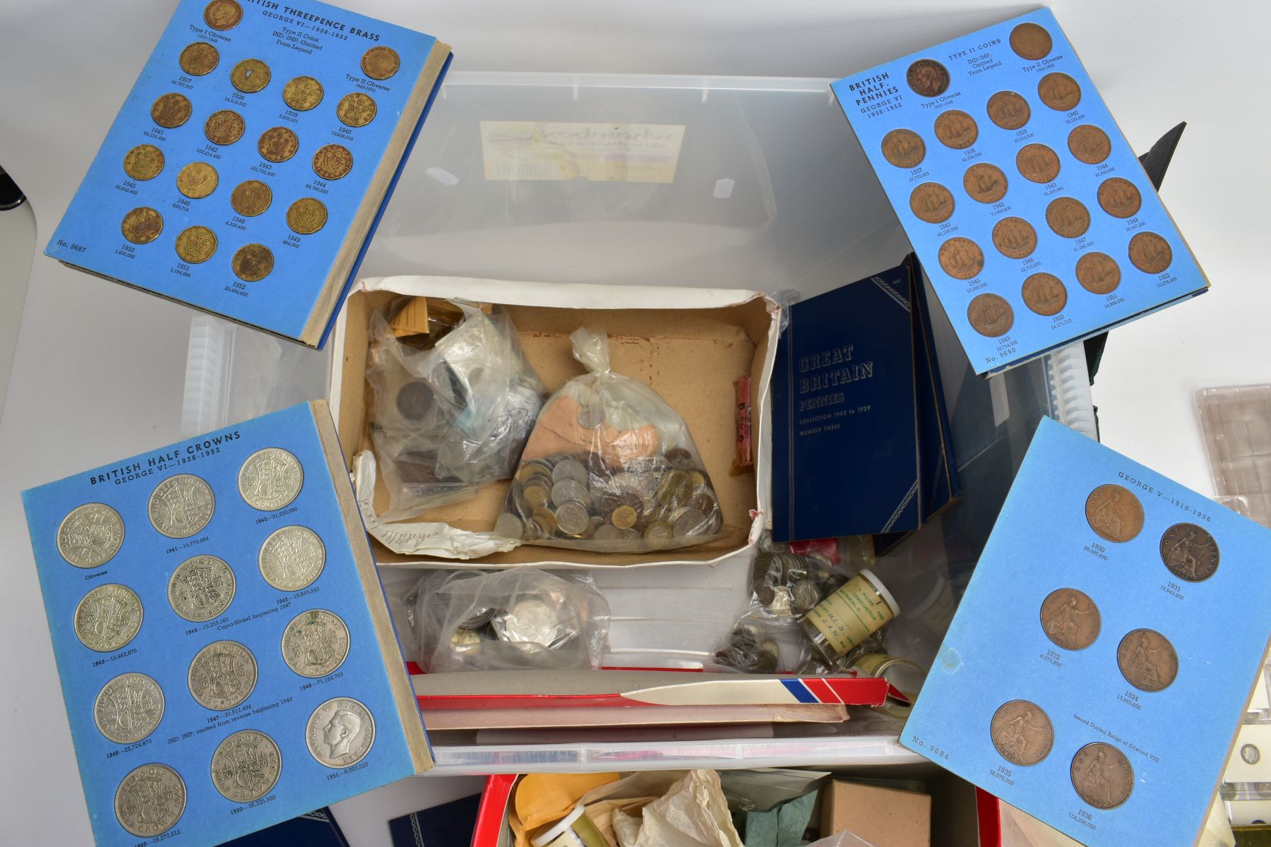 TWO LARGE PLASTIC STORAGE BOXES CONTAINING WORLD COINAGE To include a box of USA coins Morgan - Image 5 of 18